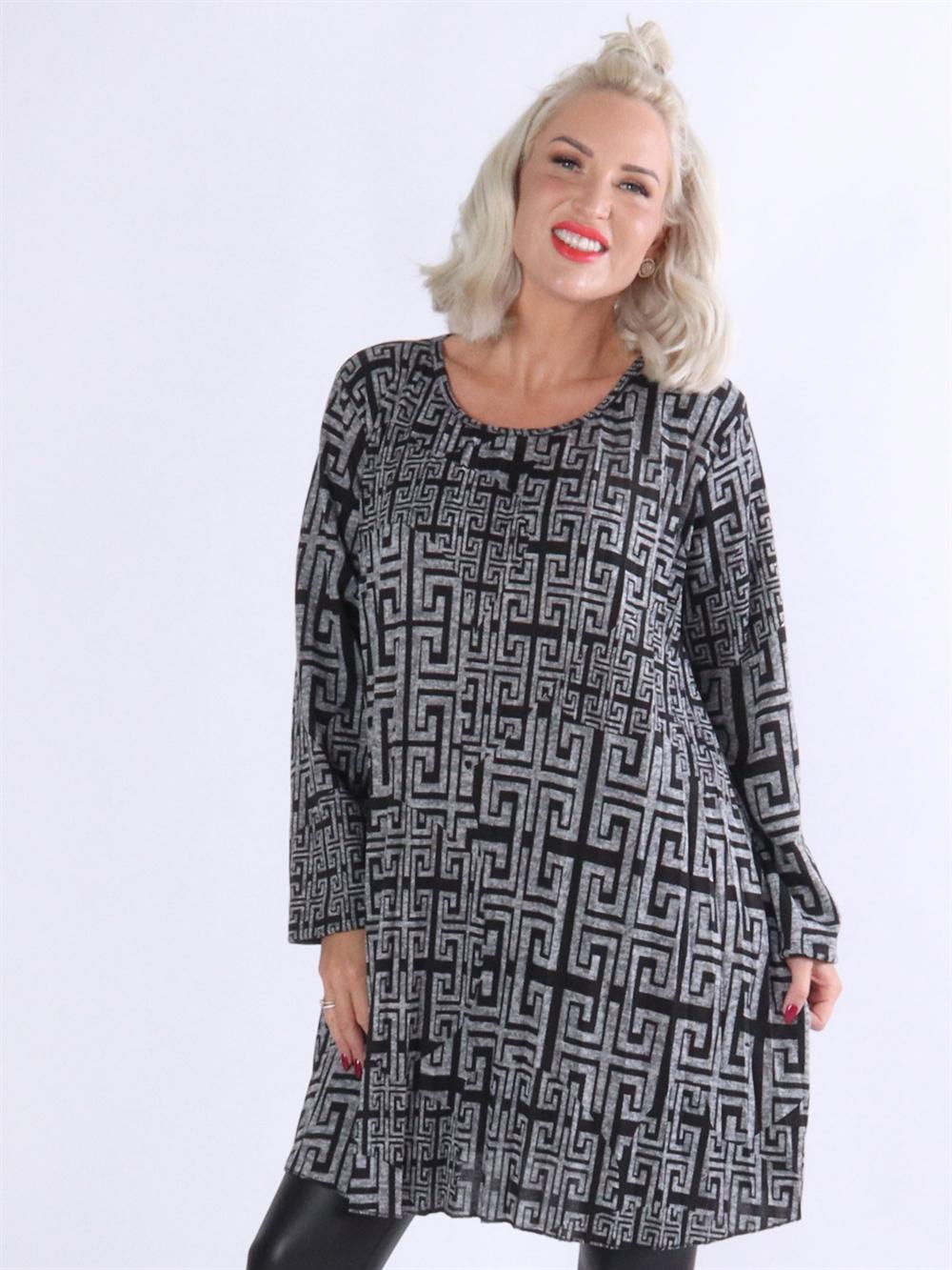 Mikele - Armégrön mönstrad blus med lätta veck